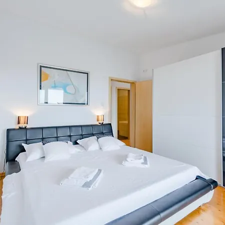 Apartment Flor De Lis